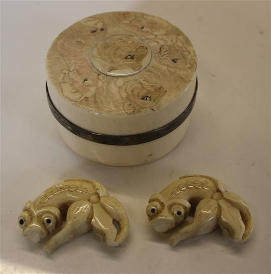 Japanese ivory box & 2 carved fish